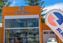 ROMPIERON EL TECHO DE UN LOCAL DE MATERIALES ELÉCTRICOS Y ROBARON $12 MILLONES